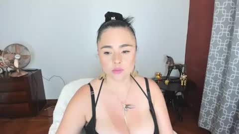 Snapshot of luscious86 chatting on May 2026 10:49:01 PM PAULINA online show from May 2026 10:49:01 PM