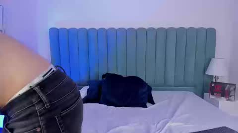 Lushian And Luna online show from September 2025 05:02:02 PM