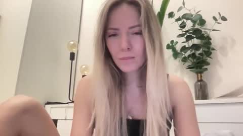 lusiluv online show from March 2026 06:59:01 PM