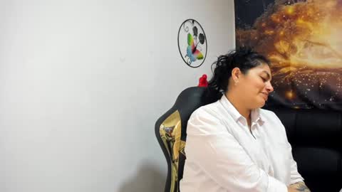 Snapshot of lust_mom chatting on December 2024 05:00:01 PM Angela 3 online show from December 2024 05:00:01 PM