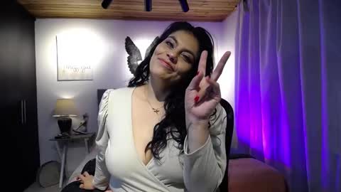 Snapshot of lust_mom chatting on February 2025 09:45:02 AM Angela 3 online show from February 2025 09:45:02 AM