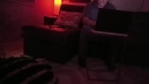 Luv2tokNstrok online show from September 2025 11:01:02 AM