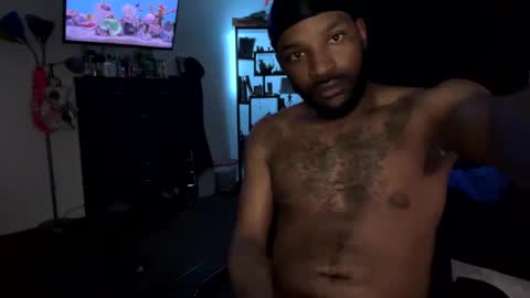 Snapshot of luverboibbc chatting on December 2024 04:01:02 AM luverboi online show from December 2024 04:01:02 AM