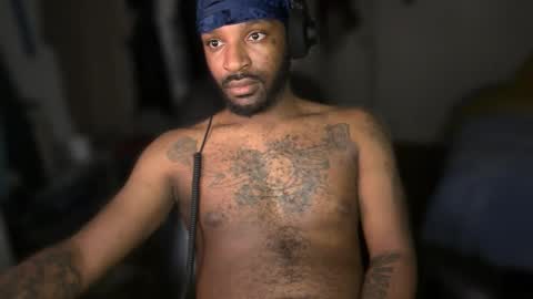 Snapshot of luverboibbc chatting on February 2026 12:42:02 AM luverboi online show from February 2026 12:42:02 AM