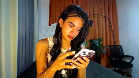 luvrr_trixie online show from February 2026 12:20:01 PM