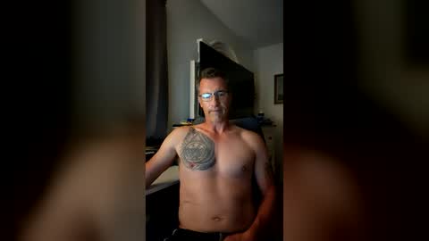 Snapshot of luvsmokeproductions chatting on July 2026 02:50:01 AM SmokeLuv online show from July 2026 02:50:01 AM