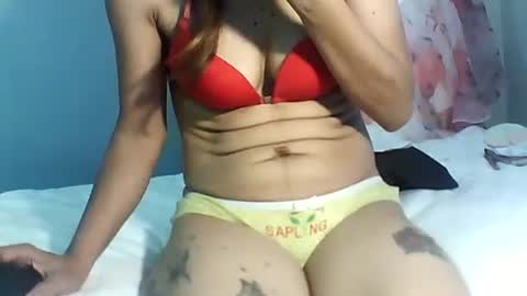 Snapshot of luvu4everxxx chatting on November 2025 12:55:02 AM Bee Bee online show from November 2025 12:55:02 AM