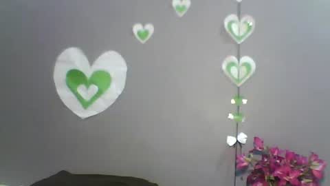 Bee Bee online show from February 2026 03:41:02 PM