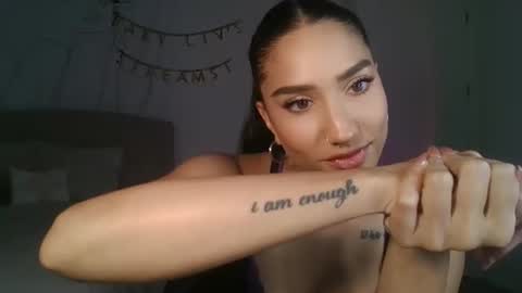 Liv 3 online show from November 2025 12:30:01 AM