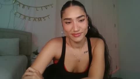 Liv 3 online show from November 2025 10:20:02 PM