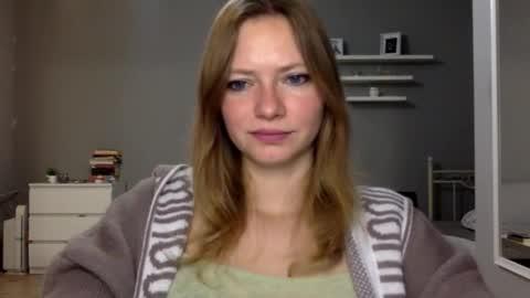 Millie online show from November 2025 10:14:02 PM