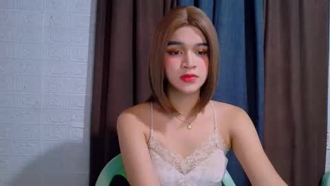 queen lux online show from February 2026 06:33:02 AM