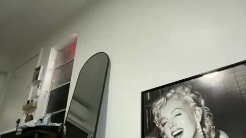 Snapshot of luxcher22 chatting on February 2026 07:57:02 AM luxcher22 online show from February 2026 07:57:02 AM