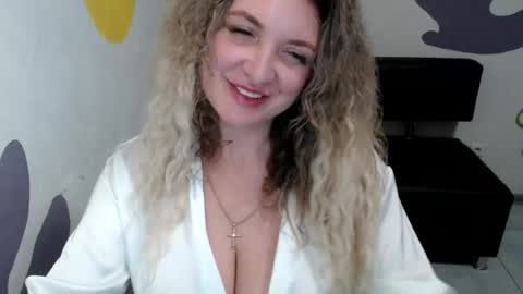 Snapshot of luxdonna chatting on July 2026 10:32:02 AM Donna online show from July 2026 10:32:02 AM
