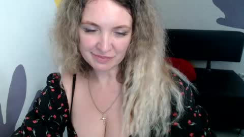 Snapshot of luxdonna chatting on July 2026 06:08:01 AM Donna online show from July 2026 06:08:01 AM