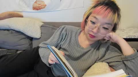 Snapshot of luxgray chatting on December 2024 04:51:02 AM LuxGray online show from December 2024 04:51:02 AM