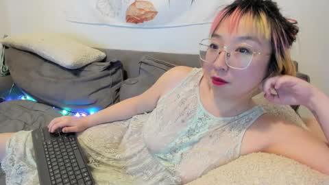 Snapshot of luxgray chatting on December 2024 06:20:02 AM LuxGray online show from December 2024 06:20:02 AM