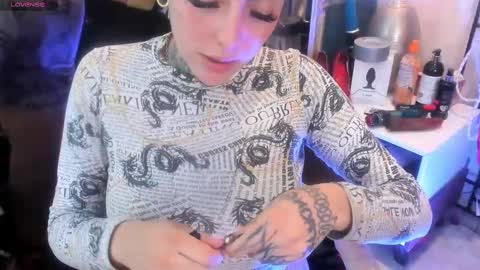 Luxifer  online show from February 2025 10:51:01 PM