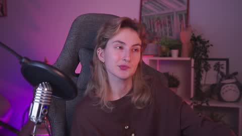 Snapshot of luxrayi chatting on January 2025 08:47:02 AM Ray online show from January 2025 08:47:02 AM