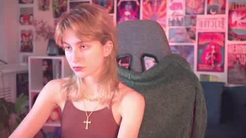 Snapshot of luxrayi chatting on January 2025 06:03:02 AM Ray online show from January 2025 06:03:02 AM