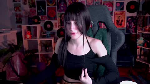 Snapshot of luxrayi chatting on February 2025 09:19:01 PM Ray online show from February 2025 09:19:01 PM