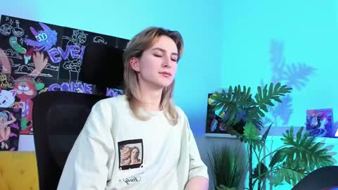 Snapshot of luxrayi chatting on February 2025 03:42:01 AM Ray online show from February 2025 03:42:01 AM