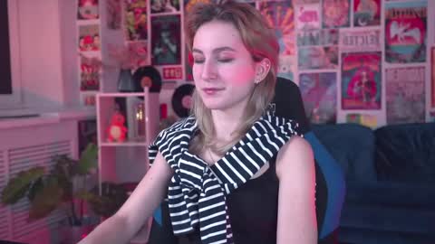 Snapshot of luxrayi chatting on February 2025 06:00:01 PM Ray online show from February 2025 06:00:01 PM