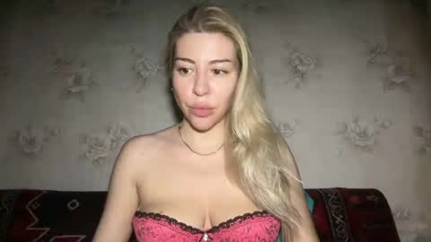 Snapshot of luxsonyastar chatting on June 2026 08:22:02 PM LuxSonyaStar online show from June 2026 08:22:02 PM