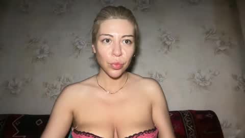Snapshot of luxsonyastar chatting on June 2026 09:04:01 PM LuxSonyaStar online show from June 2026 09:04:01 PM