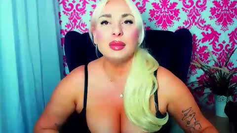 Snapshot of luxuriaaa chatting on April 2026 08:07:01 PM Luxuriaa online show from April 2026 08:07:01 PM