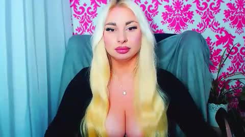 Snapshot of luxuriaaa chatting on May 2026 07:20:01 PM Luxuriaa online show from May 2026 07:20:01 PM