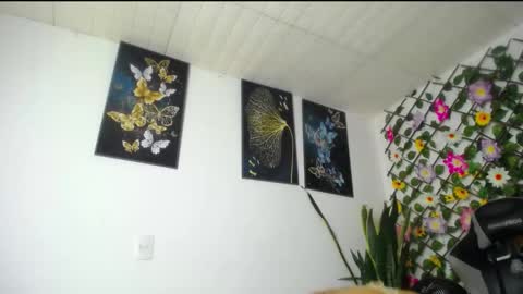 luzcastillo07 online show from October 2025 05:52:01 AM