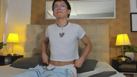 Lyan online show from October 2025 07:47:02 PM