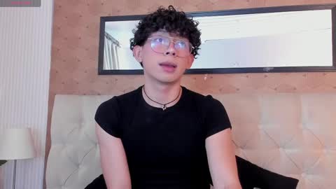 Snapshot of lyan_twink chatting on April 2026 07:42:01 PM Lyan online show from April 2026 07:42:01 PM
