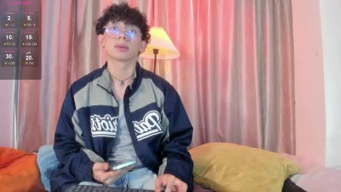 Snapshot of lyan_twink chatting on May 2026 06:14:02 PM Lyan online show from May 2026 06:14:02 PM