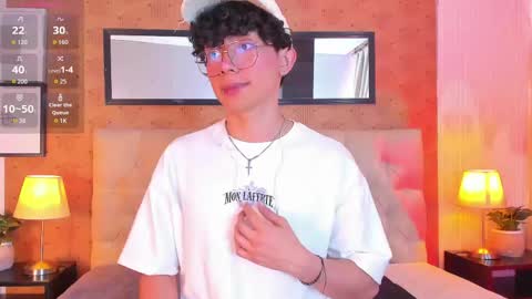 Snapshot of lyan_twink chatting on May 2026 07:11:01 PM Lyan online show from May 2026 07:11:01 PM