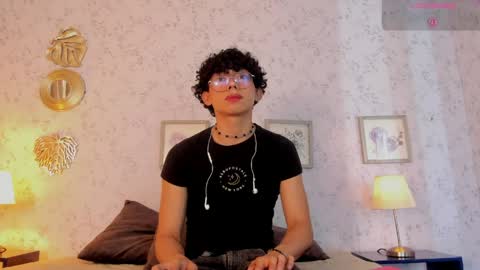 Snapshot of lyan_twink chatting on May 2026 07:21:01 PM Lyan online show from May 2026 07:21:01 PM