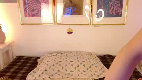 Snapshot of lyana_xz chatting on June 2026 11:47:02 AM LYA online show from June 2026 11:47:02 AM
