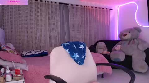 Lyann  online show from October 2025 02:45:01 AM