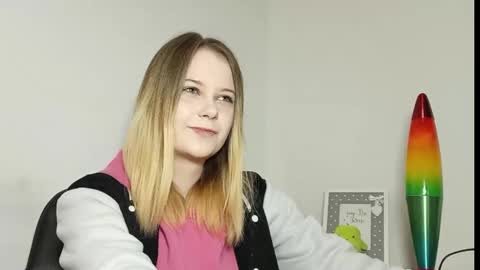 Lydia online show from November 2025 08:08:02 PM