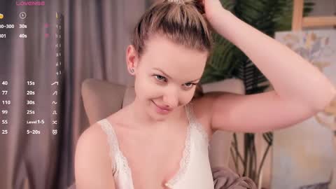 simply Eliza  online show from April 2026 08:04:01 AM