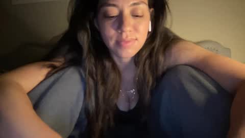 Snapshot of lylajades chatting on January 2025 06:27:02 AM Olivia online show from January 2025 06:27:02 AM