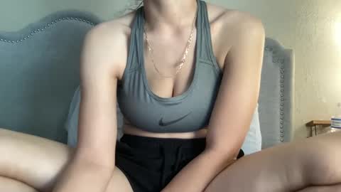 Snapshot of lylajades chatting on January 2025 05:59:02 PM Olivia online show from January 2025 05:59:02 PM