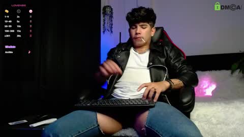 Lyle Bennett Freelance Model online show from September 2025 12:49:02 PM