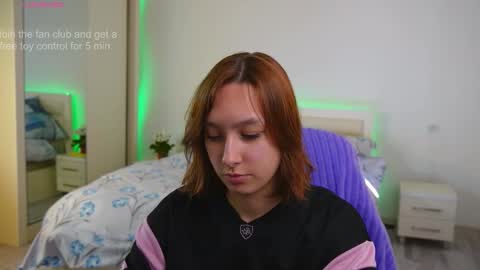 Lylian online show from October 2025 07:07:02 AM