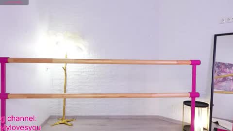 Lyly   online show from September 2025 07:52:02 AM