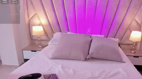 LYNARA online show from December 2025 07:20:02 PM