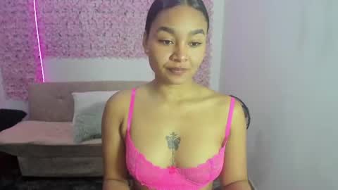 Snapshot of lynda_bonnie chatting on June 2026 01:53:02 PM lynda_bonnie online show from June 2026 01:53:02 PM