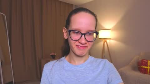 Sara online show from December 2025 04:15:01 PM