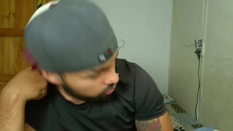 Snapshot of lynn_n_samuel chatting on May 2026 05:23:01 AM lynn_n_samuel online show from May 2026 05:23:01 AM